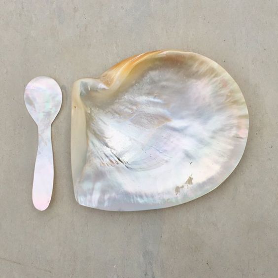 The Mother of Pearl Caviar Set