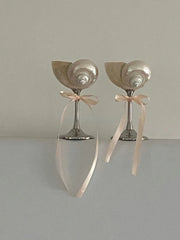 Eight Reserve & Conch Shell Bundle